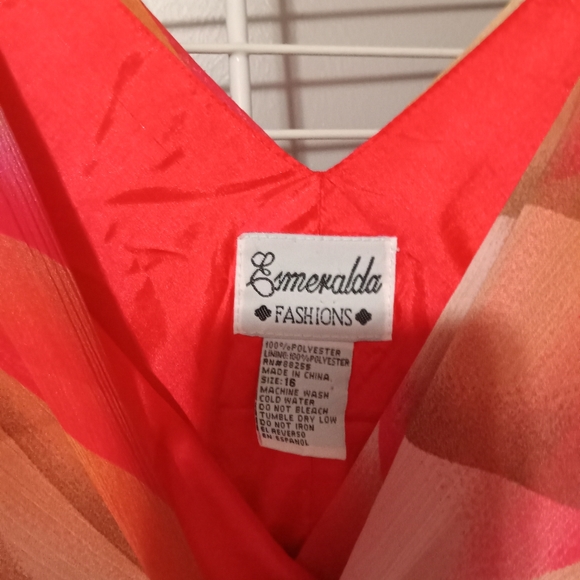 Dress - Picture 3 of 4